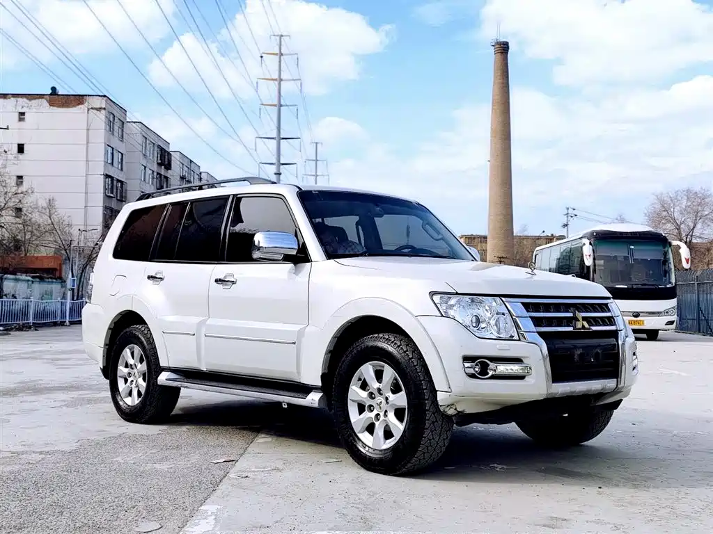 Mitsubishi Pajero (Import) 2020 Collector's Edition 3.0L Auto Premium Off-road фото 3