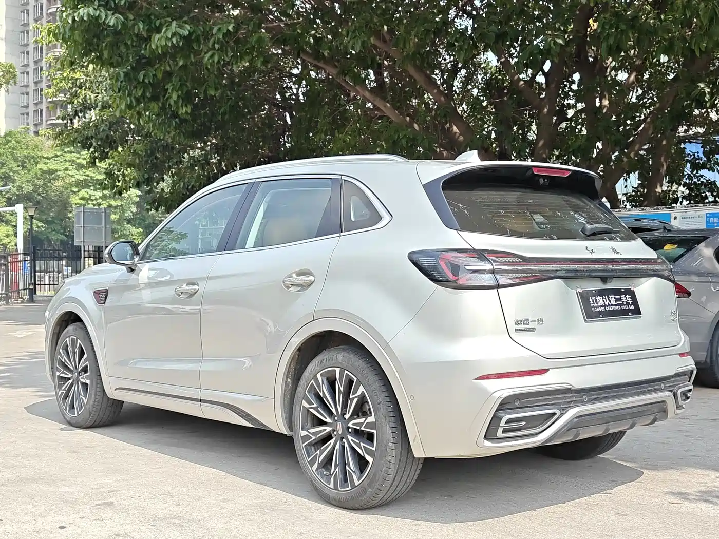 Hongqi HS5 2023 2.0T 4WD Flag Leader Pro фото 4