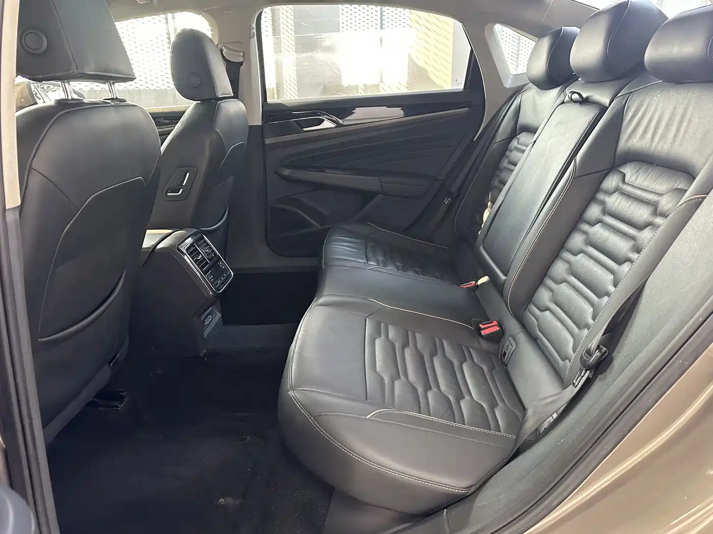 Volkswagen Passat 2019 330TSI Elite Version China VI фото 8
