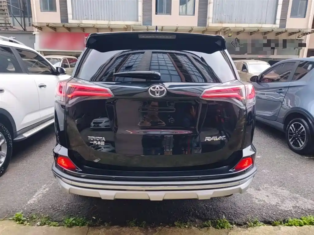 Toyota RAV4 Rongfang 2019 2.0L CVT 2WD Style X Limited Edition China VI фото 6