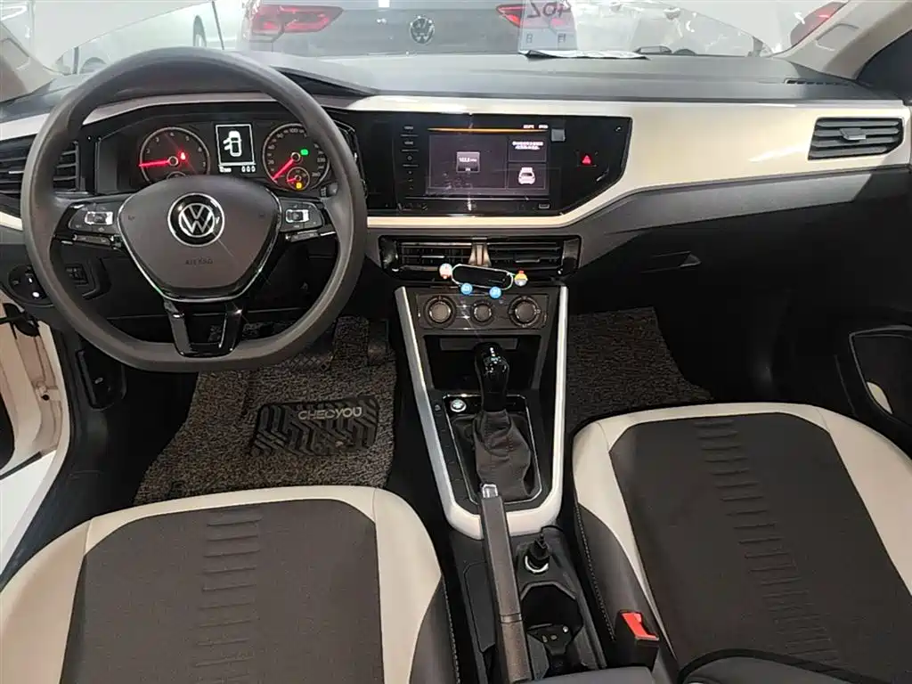 Volkswagen Polo 2021 Plus 1.5L Automatic Colorful Tech Edition фото 14