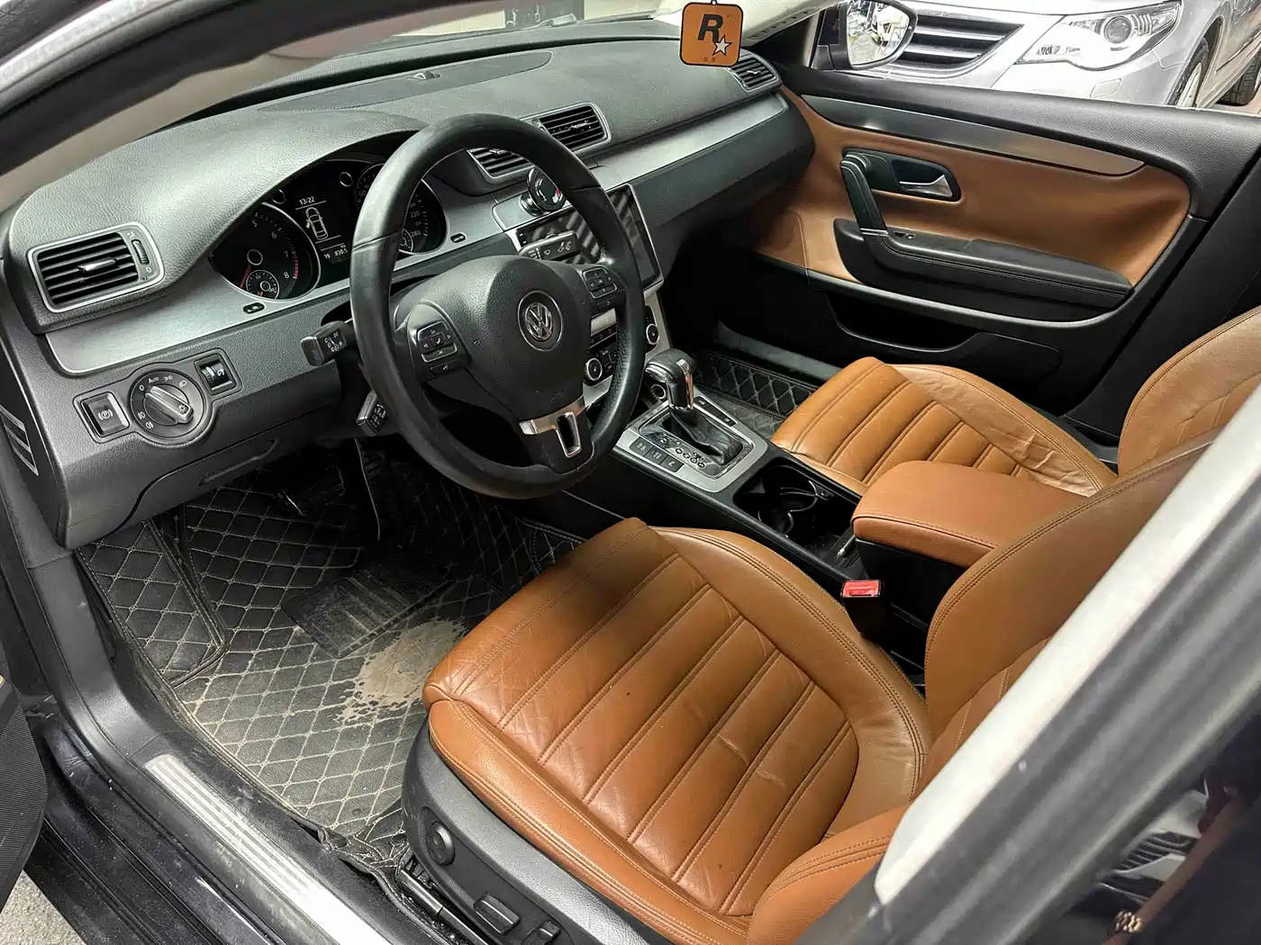 Volkswagen FAW-Volkswagen CC 2010 2.0TSI Luxury фото 2