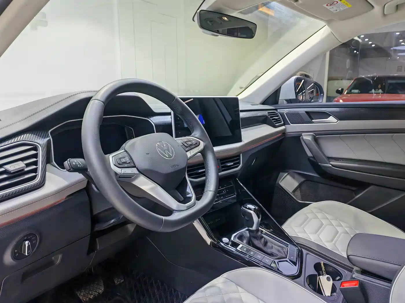 Volkswagen Tayron 2024 300TSI 2WD Luxury Plus Advanced фото 8