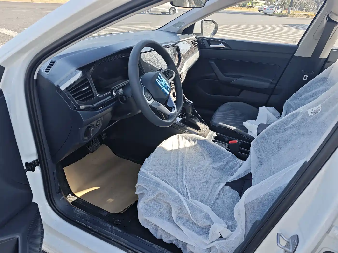 Volkswagen Lavida 2025 New Edge 1.5L Outstanding New Ease фото 6