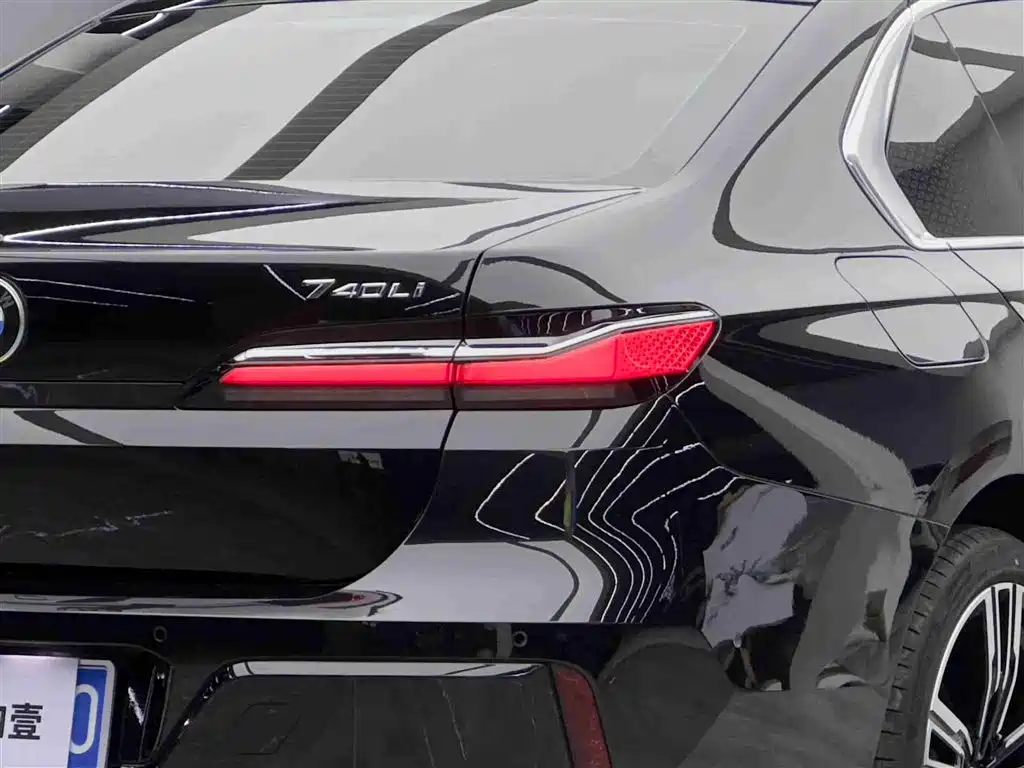 BMW 7 Series 2023 Facelift 740Li Exclusive M Sport Package фото 20