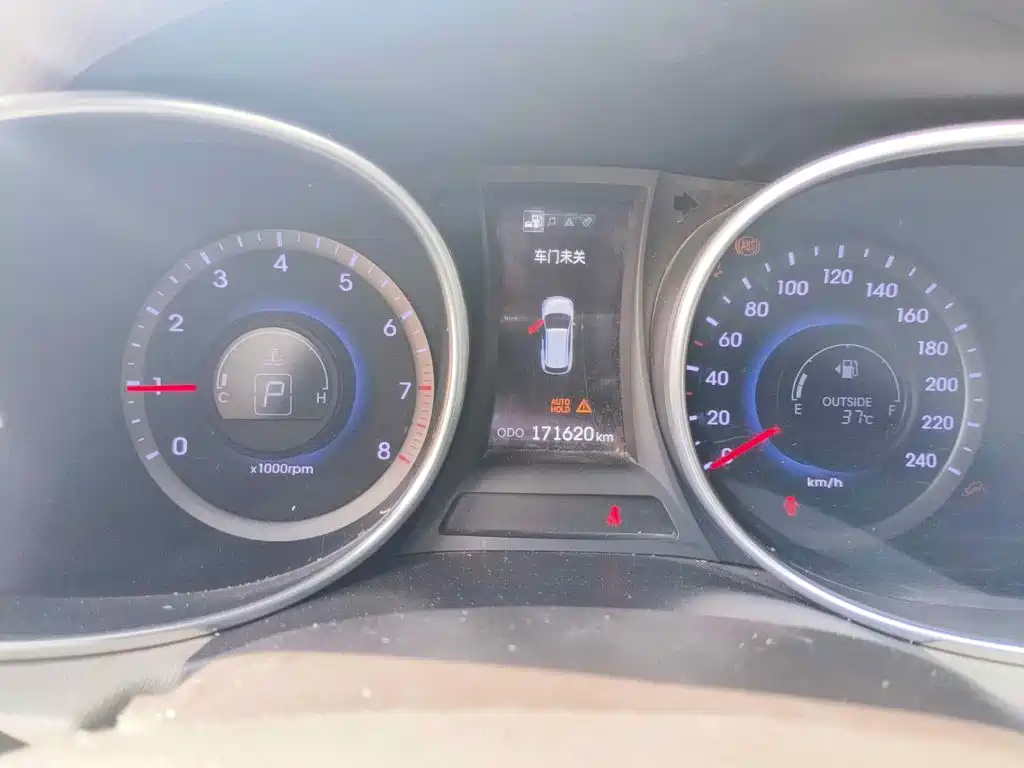 Фото 4 - Hyundai Santa Fe