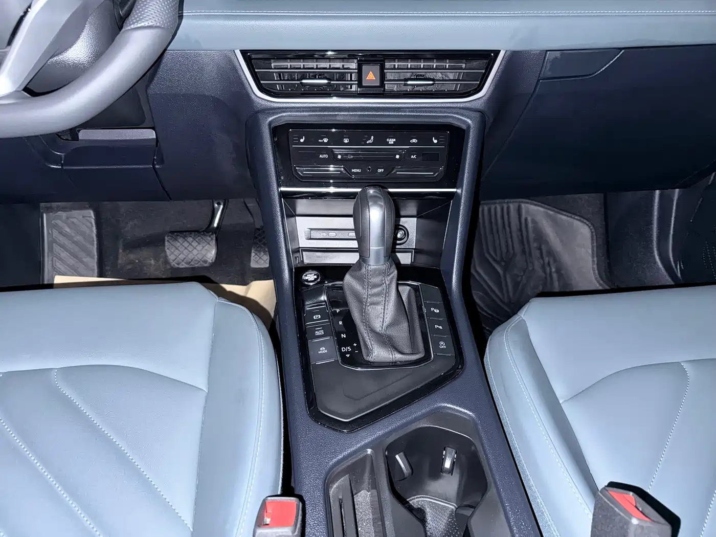 Volkswagen Tharu 2024 300TSI 2WD Moon Premium Edition фото 16