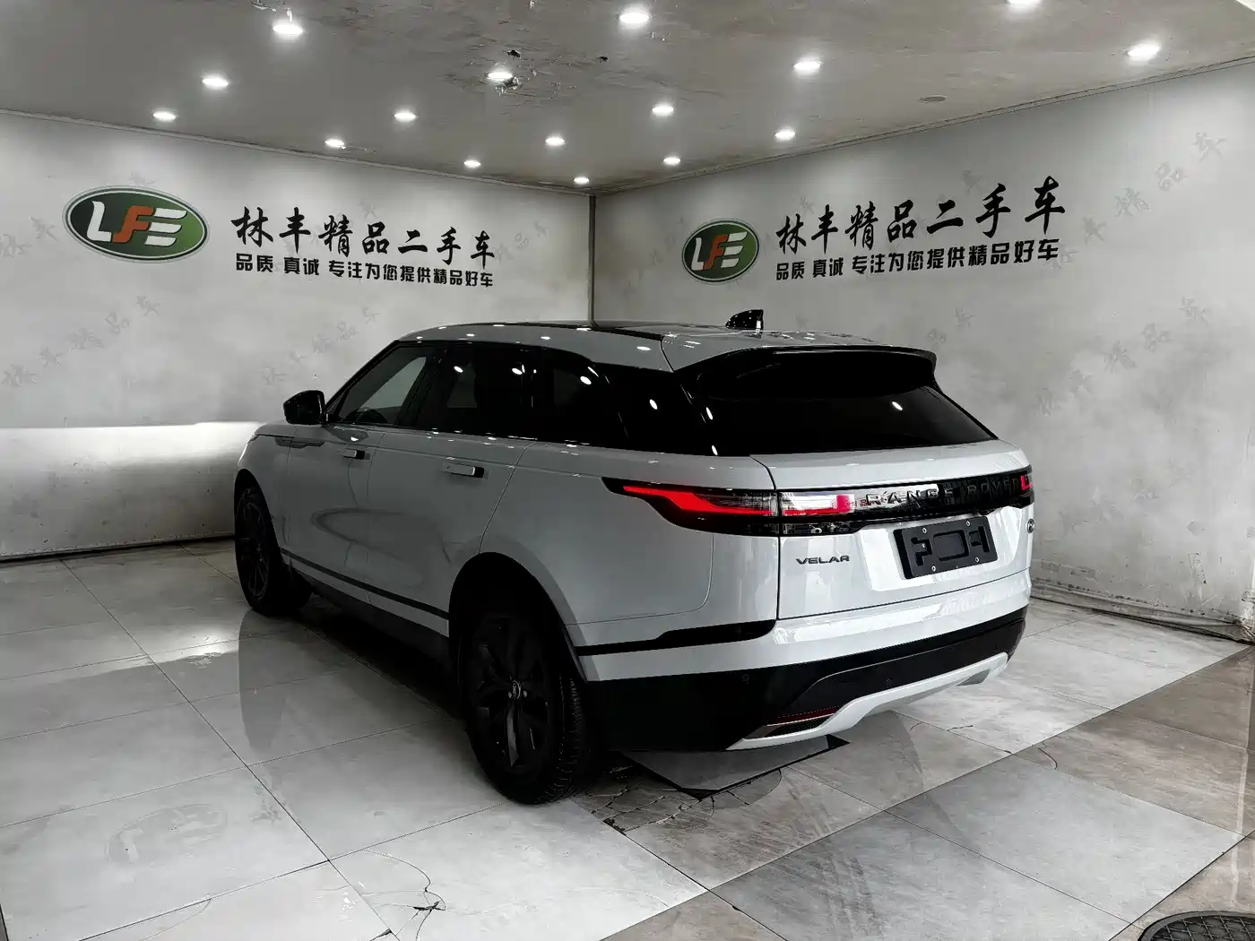 Land Rover Range Rover Velar 2024 Dynamic SE фото 7
