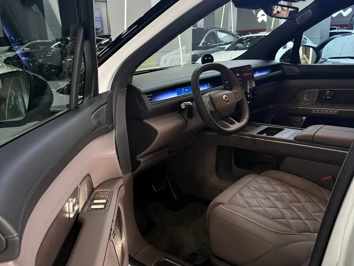 NIO ES8 2026 2025 Model 6-Seat Executive Luxury Edition