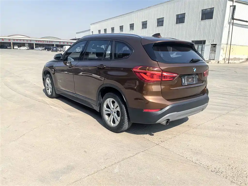 BMW X1 2016 sDrive18Li Premium Model фото 6