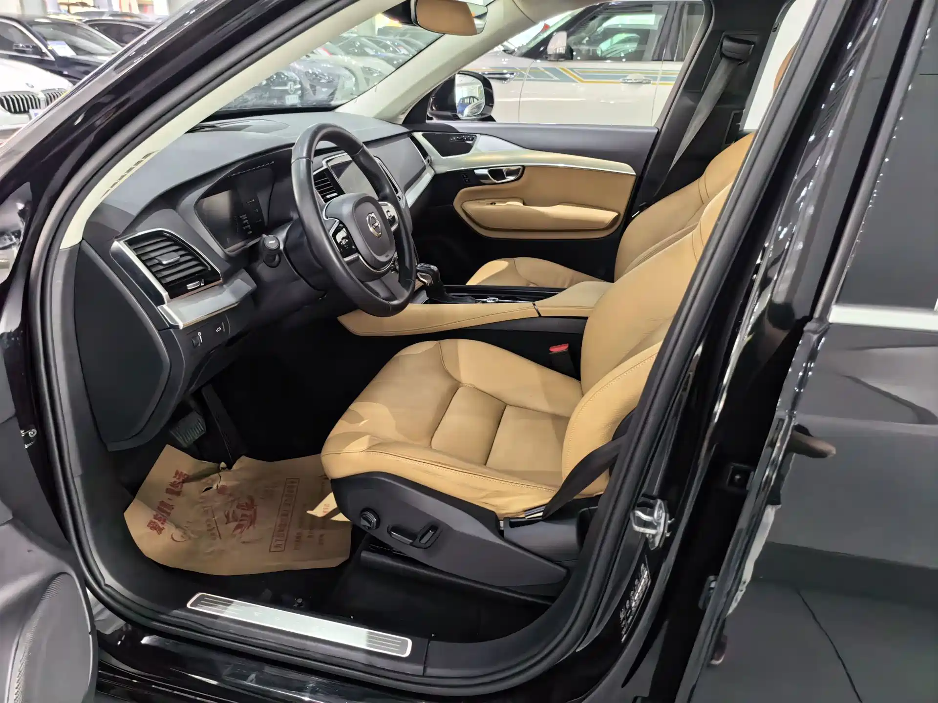 صورة 5 - Volvo XC90