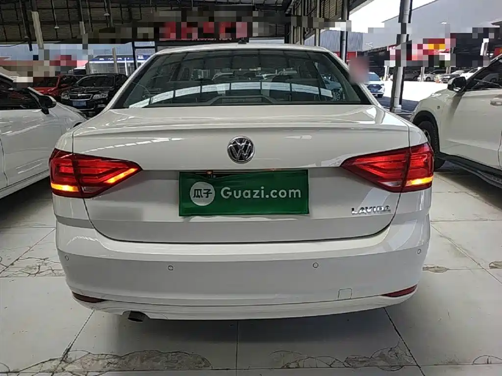 Volkswagen Lavida 2017 1.6L Automatic Trend Edition фото 6