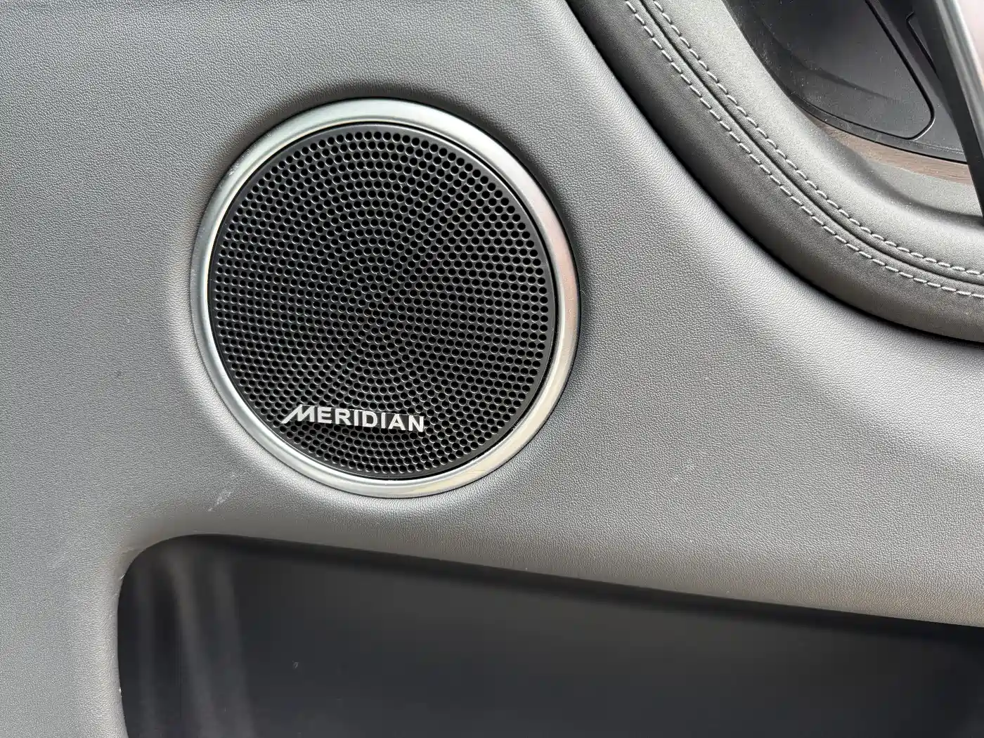 LAND ROVER DISCOVER SPORTS