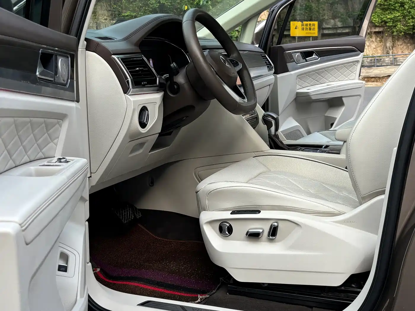 Volkswagen Viloran 2020 380TSI Premium фото 12