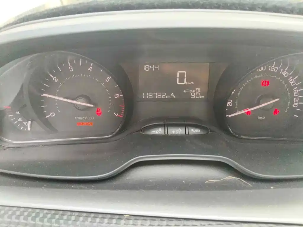 Photo 4 - Peugeot 2008