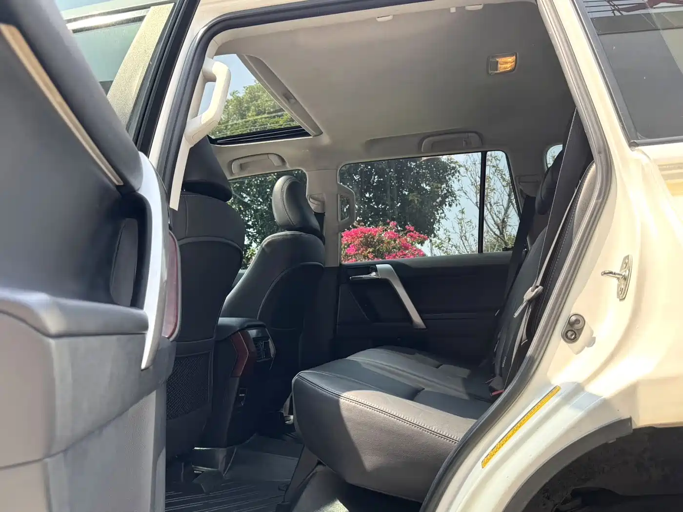 Toyota Prado 2014 4.0L Automatic TX-L фото 4