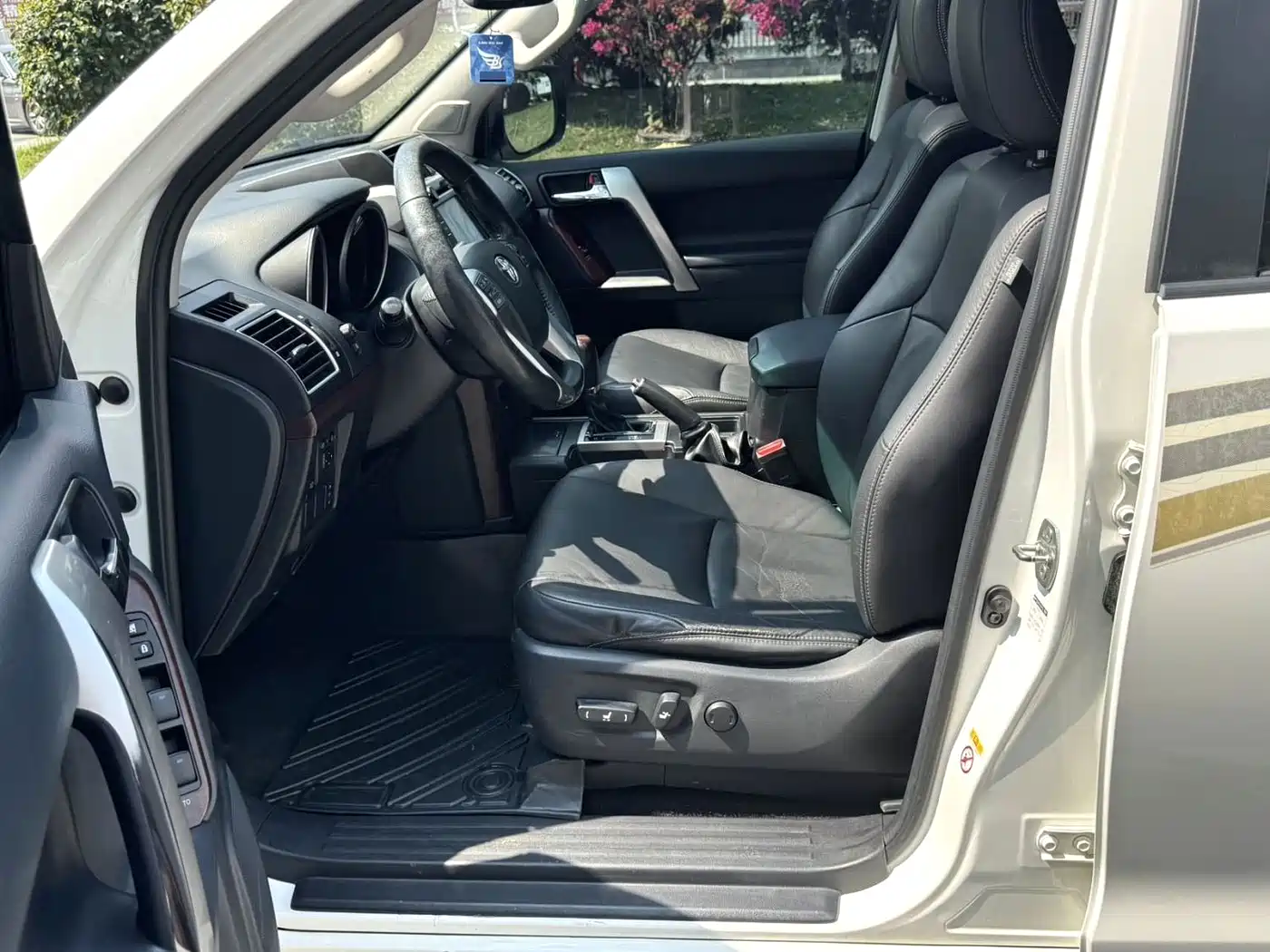 Toyota Prado 2014 4.0L Automatic TX-L фото 3