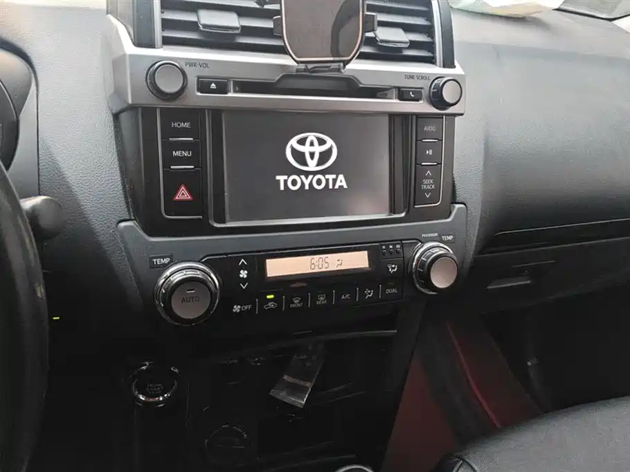 TOYOTA PRADO