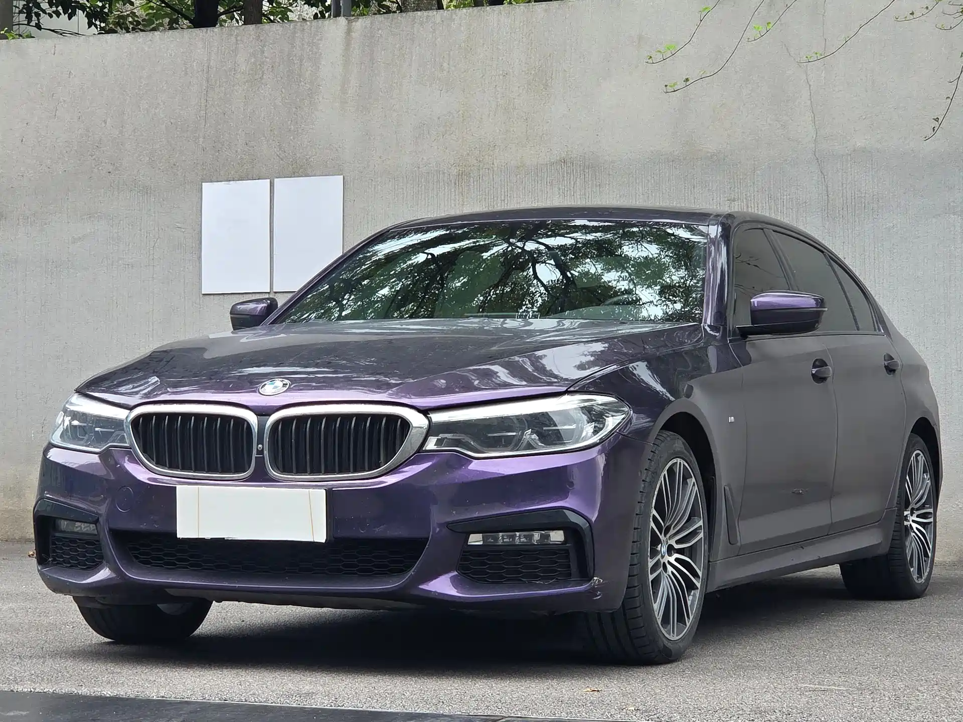 Photo 1 - BMW 5 Series