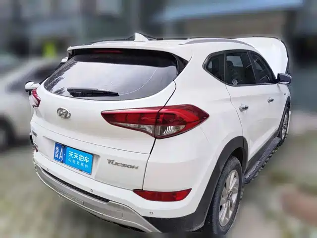 Hyundai Tucson 2015 1.6T Dual Clutch 2WD Smart — фото 2