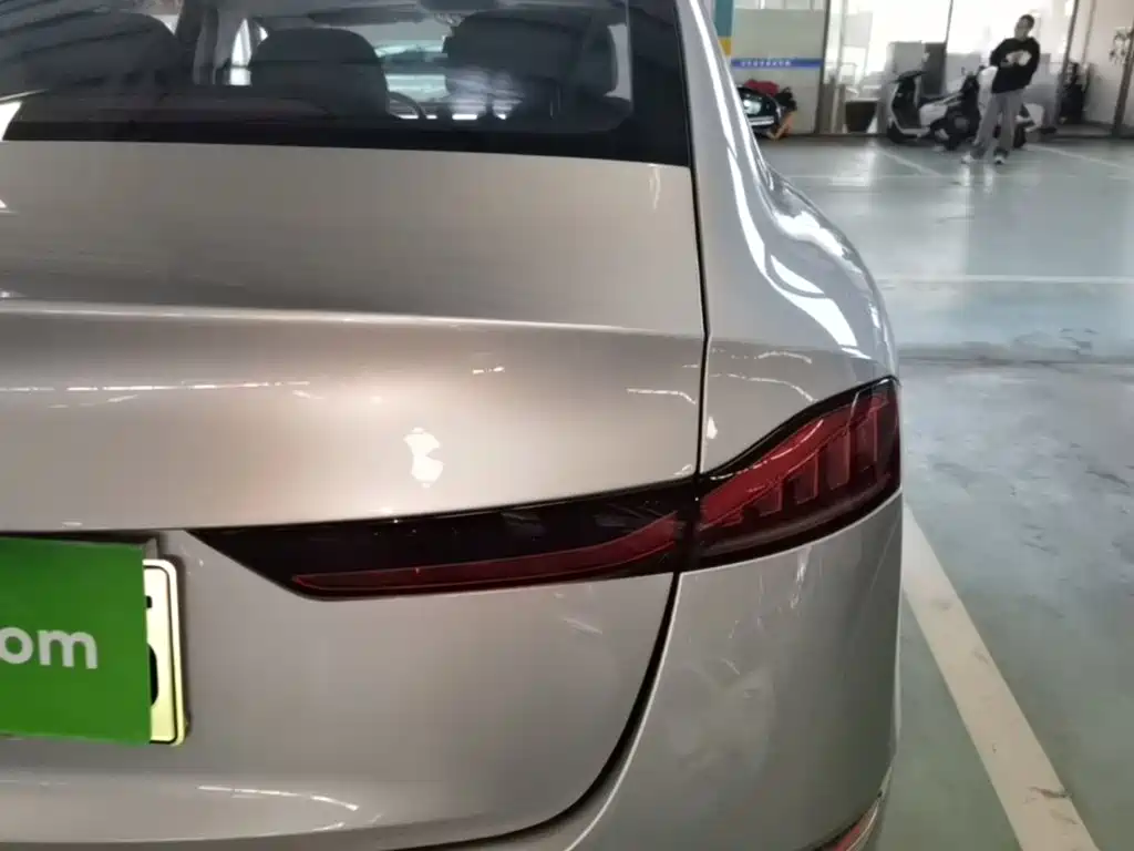 Фото 8 - Roewe D7