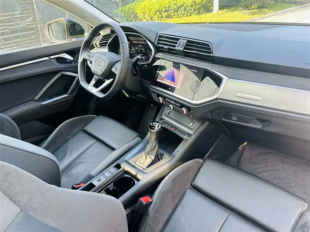 Audi Q3 Sportback 2023 40 TFSI Fashion фото 13