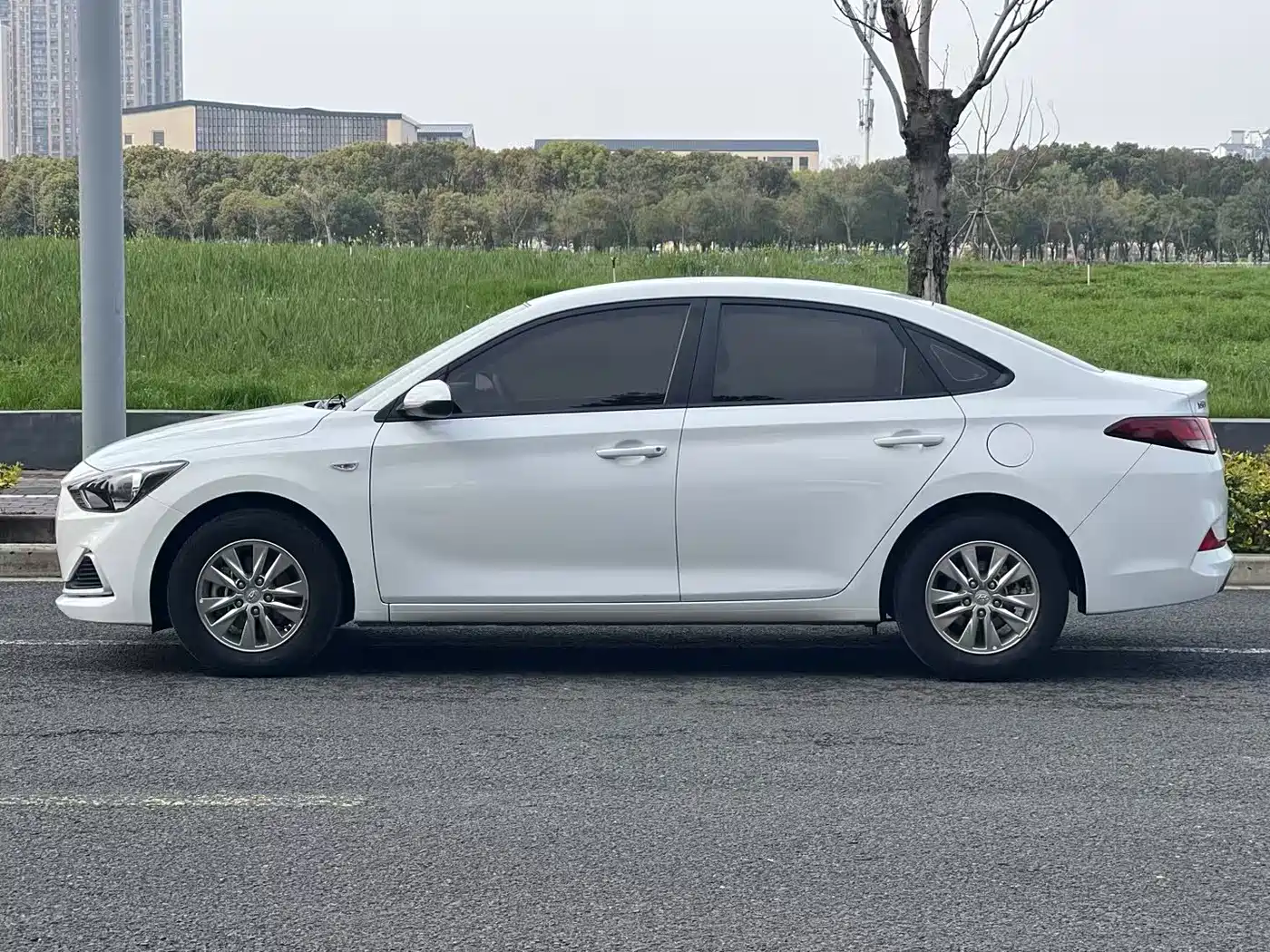 HYUNDAI YUEDONG