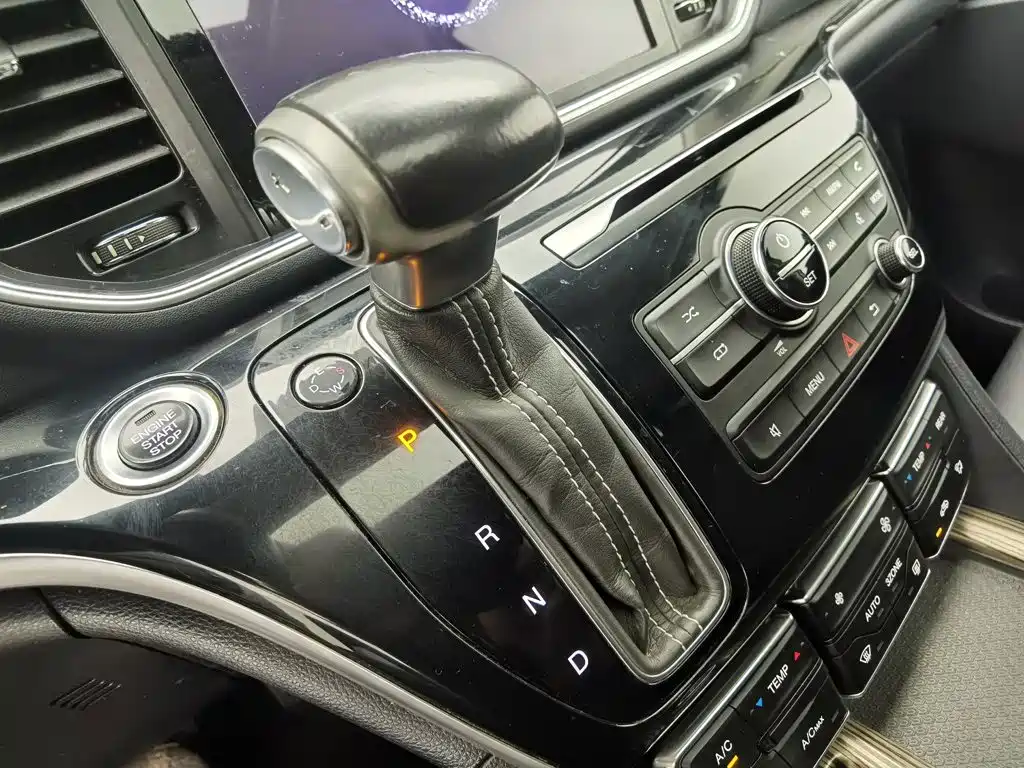 صورة 13 - GAC Trumpchi M8