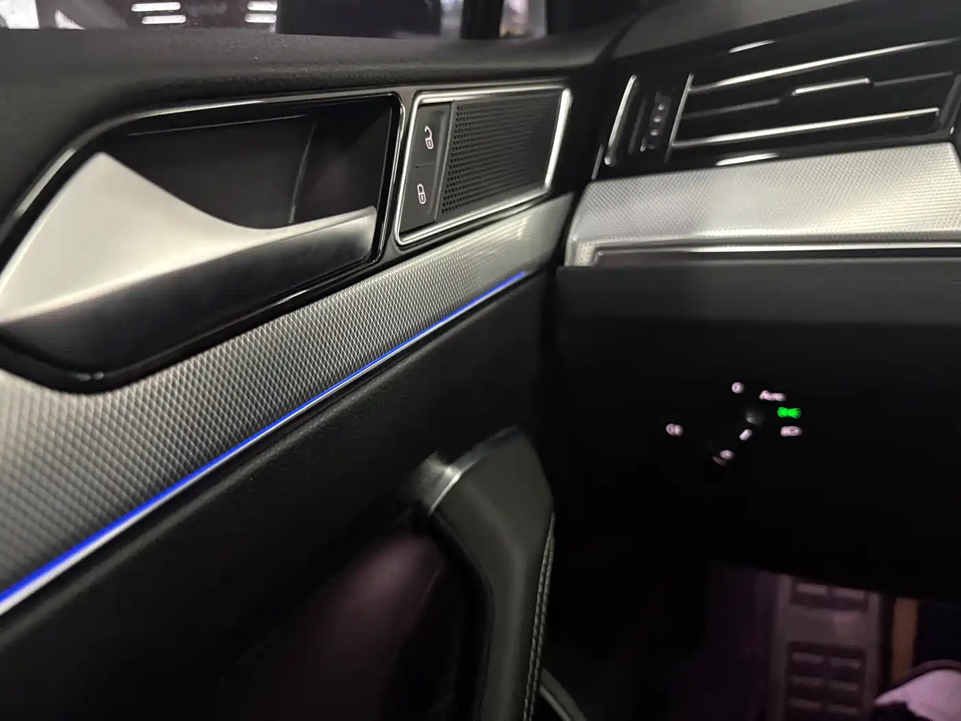 Volkswagen Magotan GTE Plug-in Hybrid 2022 GTE Luxury фото 23