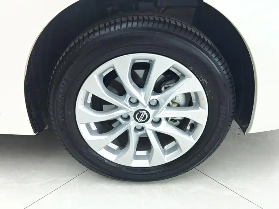Nissan Sylphy 2025 2024 Model Year Facelift Classic 1.6XE CVT Comfort Edition