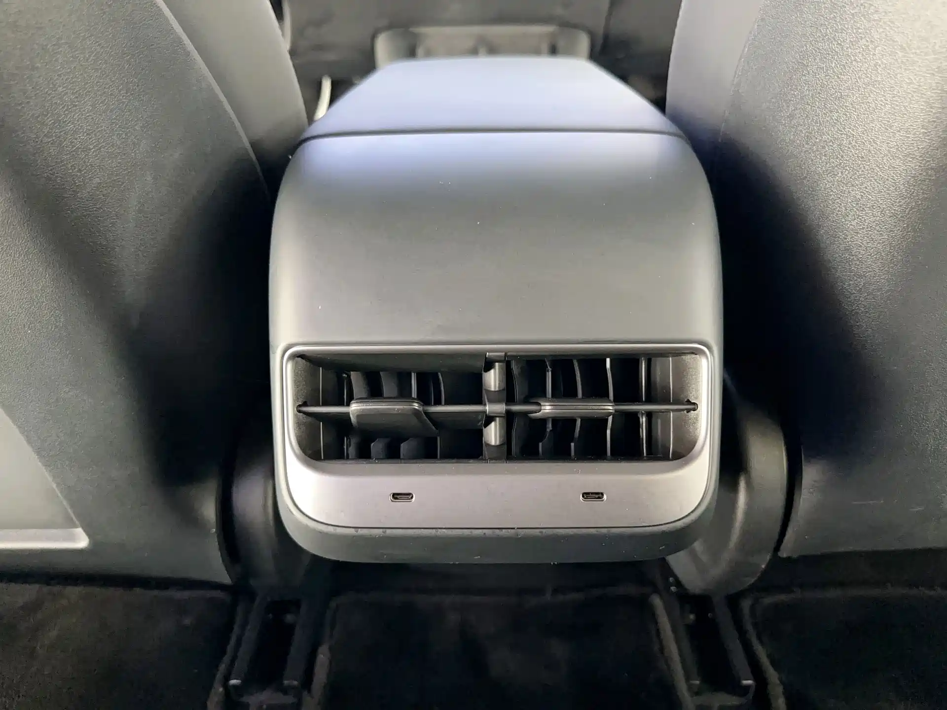 Фото 22 - Tesla Model 3