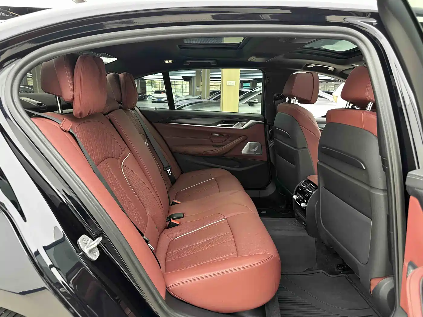 BMW 5 Series 2023 530Li Executive M Sport Package фото 11