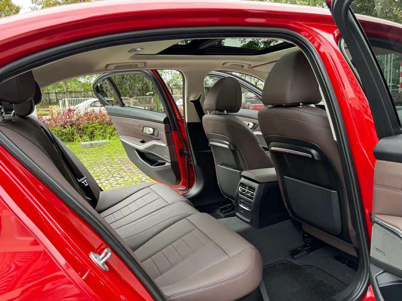 BMW 3 Series 2020 325Li M Sport Black Night Package фото 18