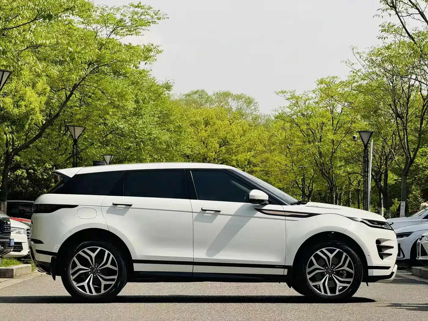 Land Rover Range Rover Evoque 2020 249PS R-DYNAMIC SE Sport Tech Edition фото 5