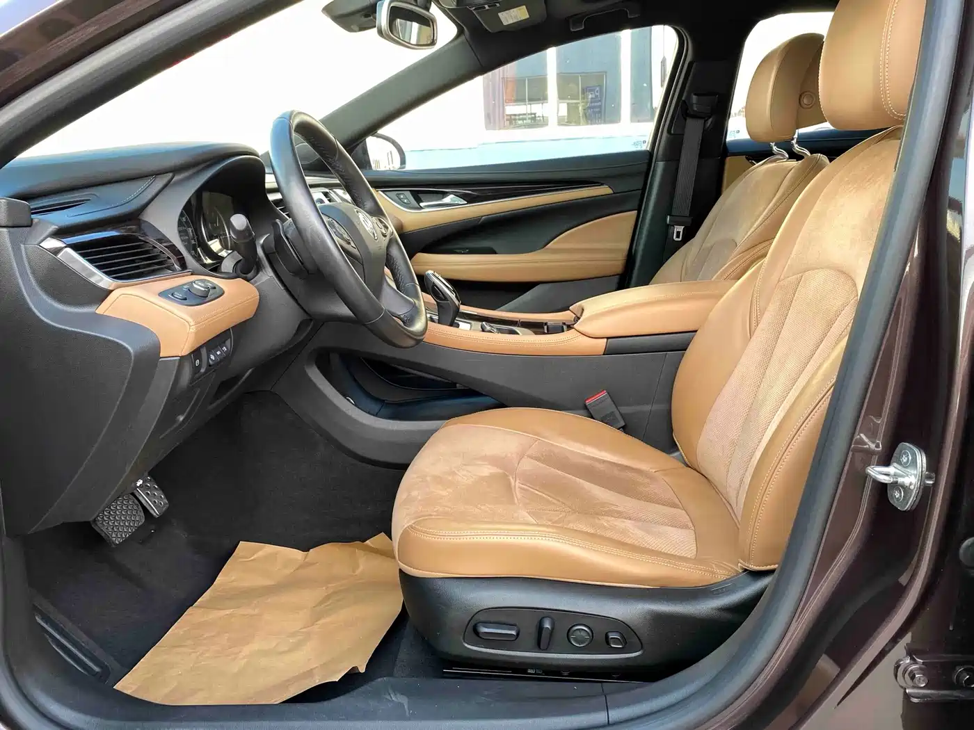 Фото 4 - Buick LaCrosse