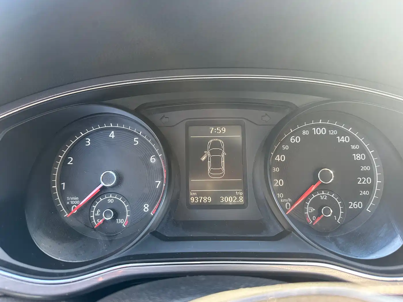 صورة 15 - Volkswagen Passat
