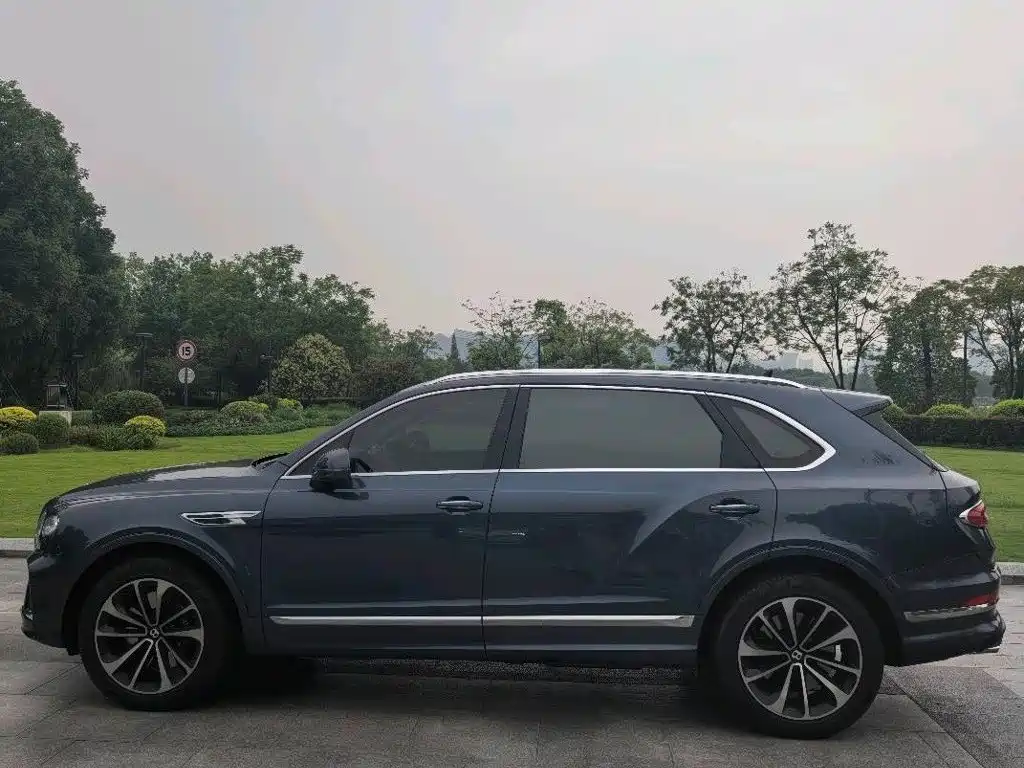 Bentley Bentayga 2024 2024 4.0T V8 Long Wheelbase