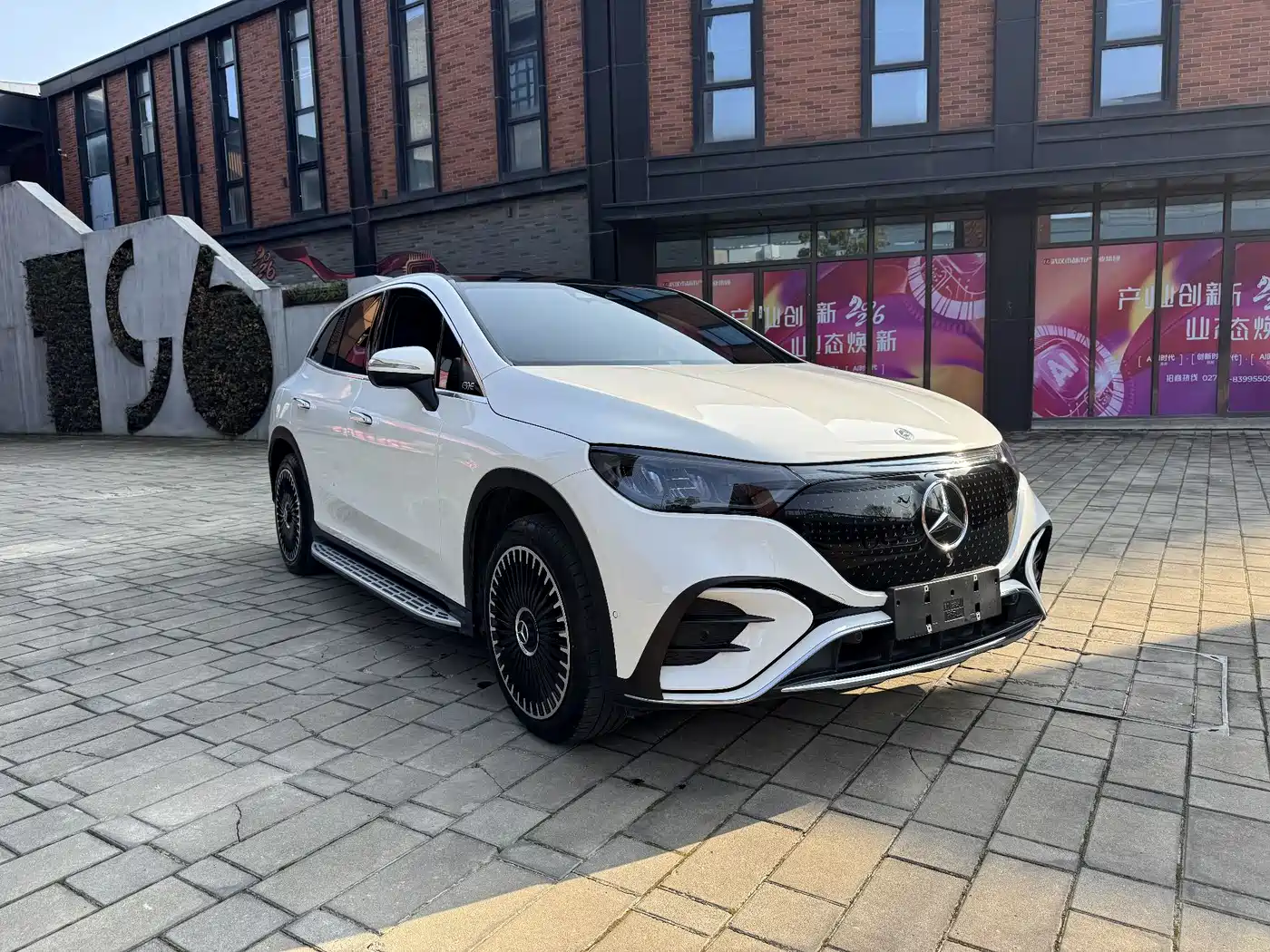 MERCEDES-BENZ EQE SUV