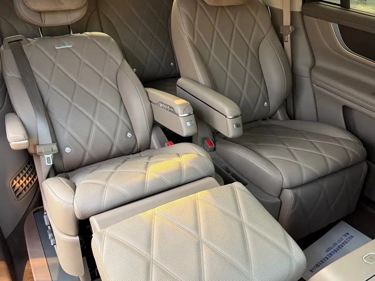 AITO Wenjie AITO M9 2025 Extended Range Ultra 52kWh 6-Seater фото 11