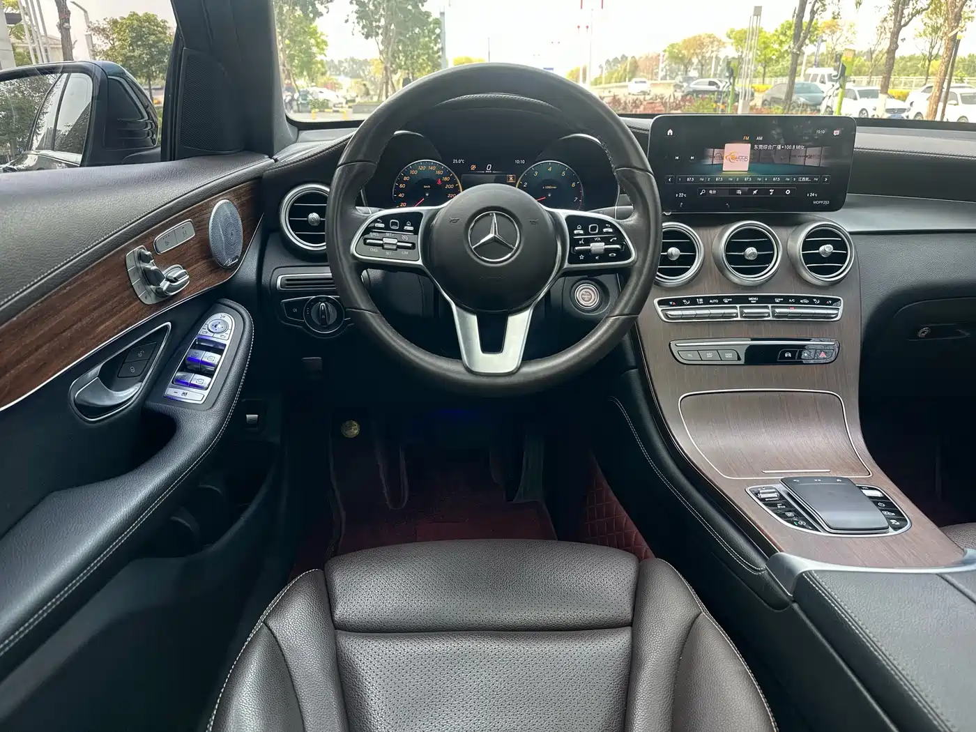MERCEDES-BENZ GLC