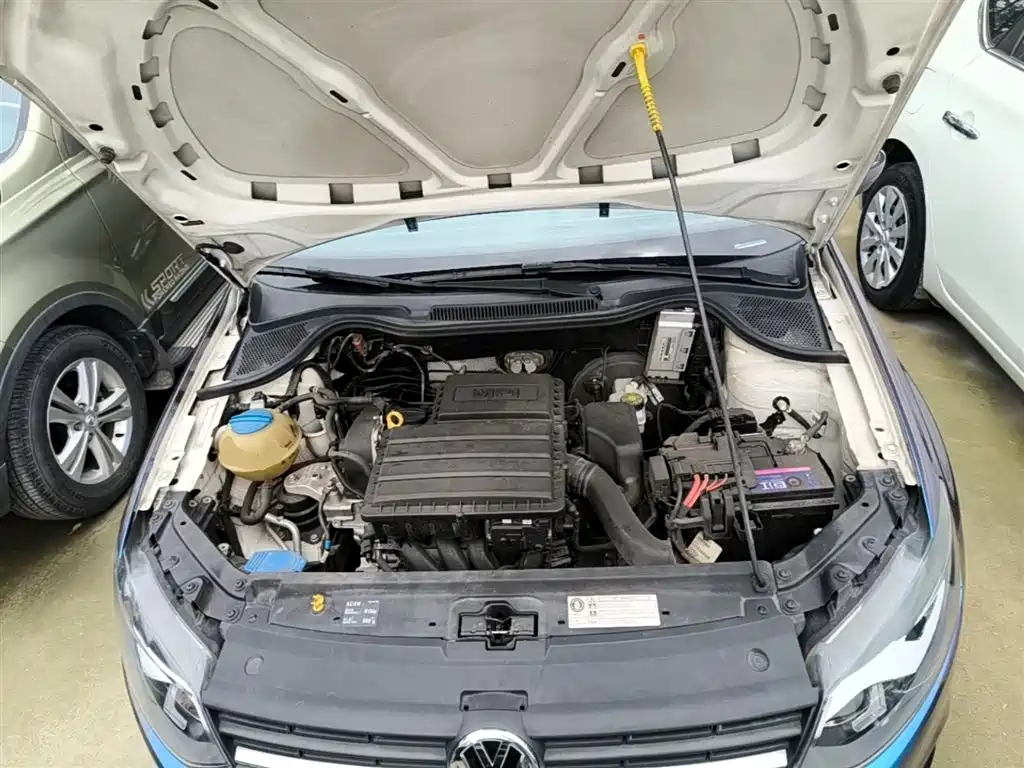 Volkswagen Polo 2016 1.4L Automatic Trend фото 20