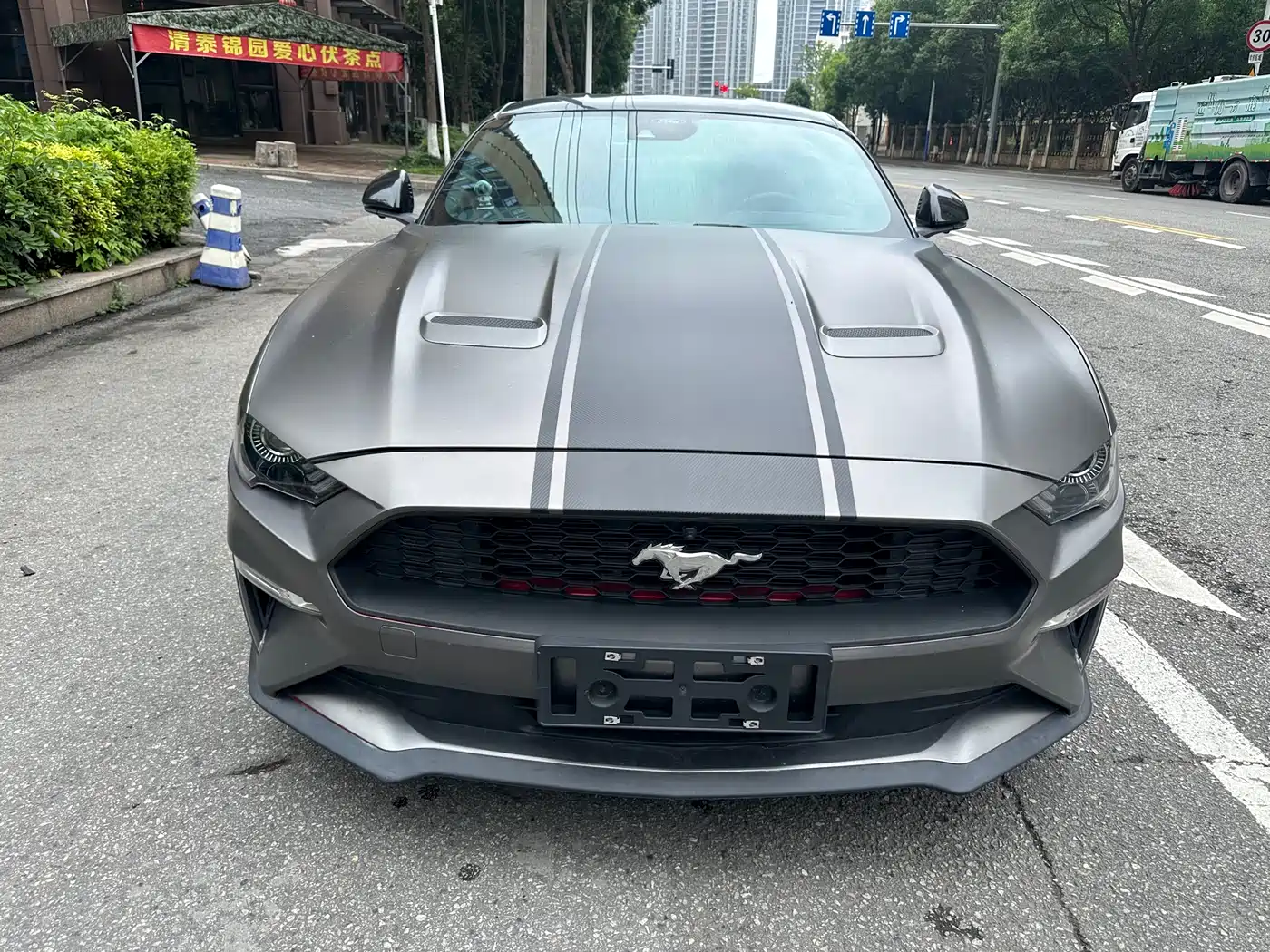 FORD MUSTANG