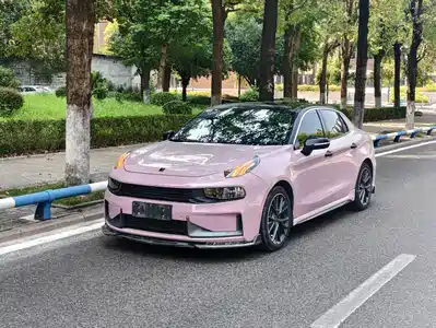 Lynk & Co 03