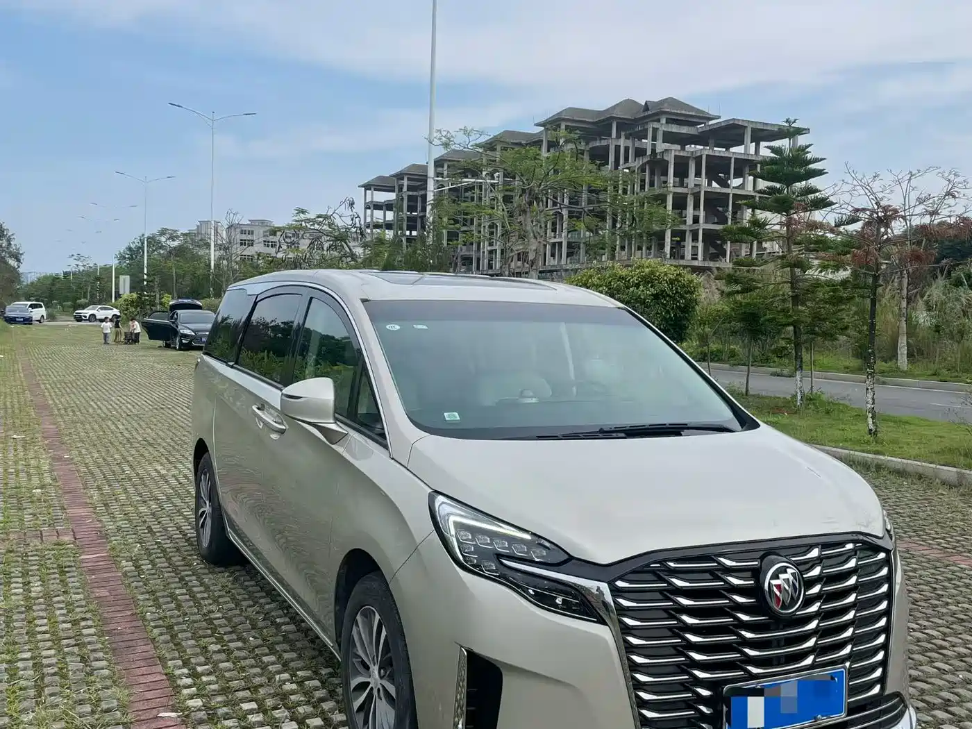 Buick GL8 2023 ES Landmaster Exclusive фото 3