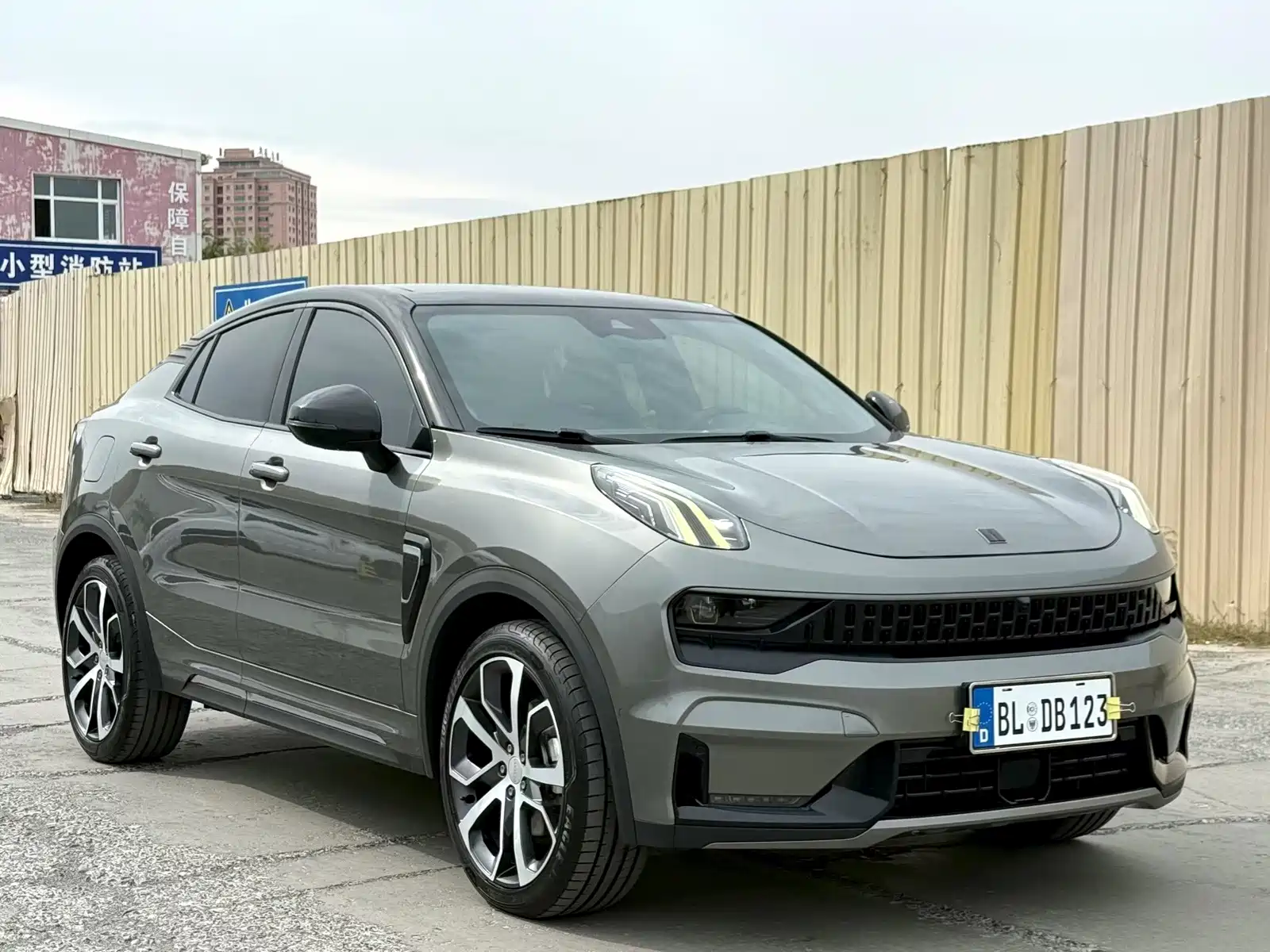 Фото 3 - Lynk & Co 05