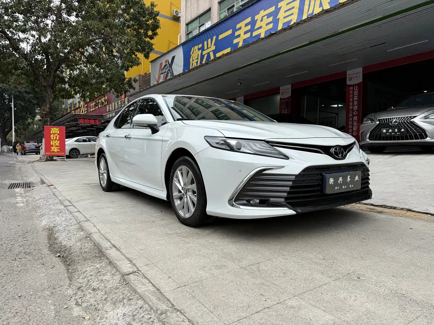 Toyota Camry 2021 2.0G Luxury Edition фото 3