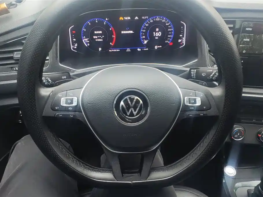 VOLKSWAGEN T ROC EXPLORING SONGS