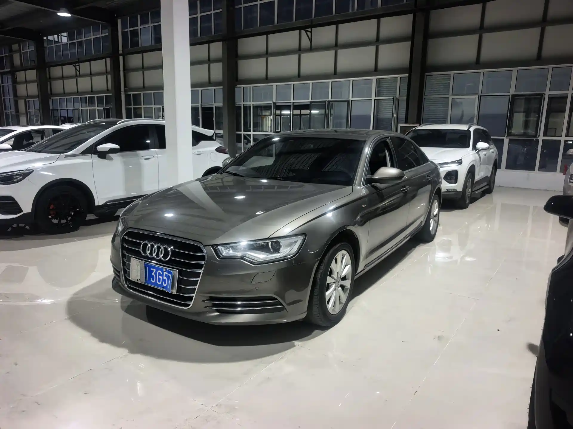 Photo 1 - Audi A6L