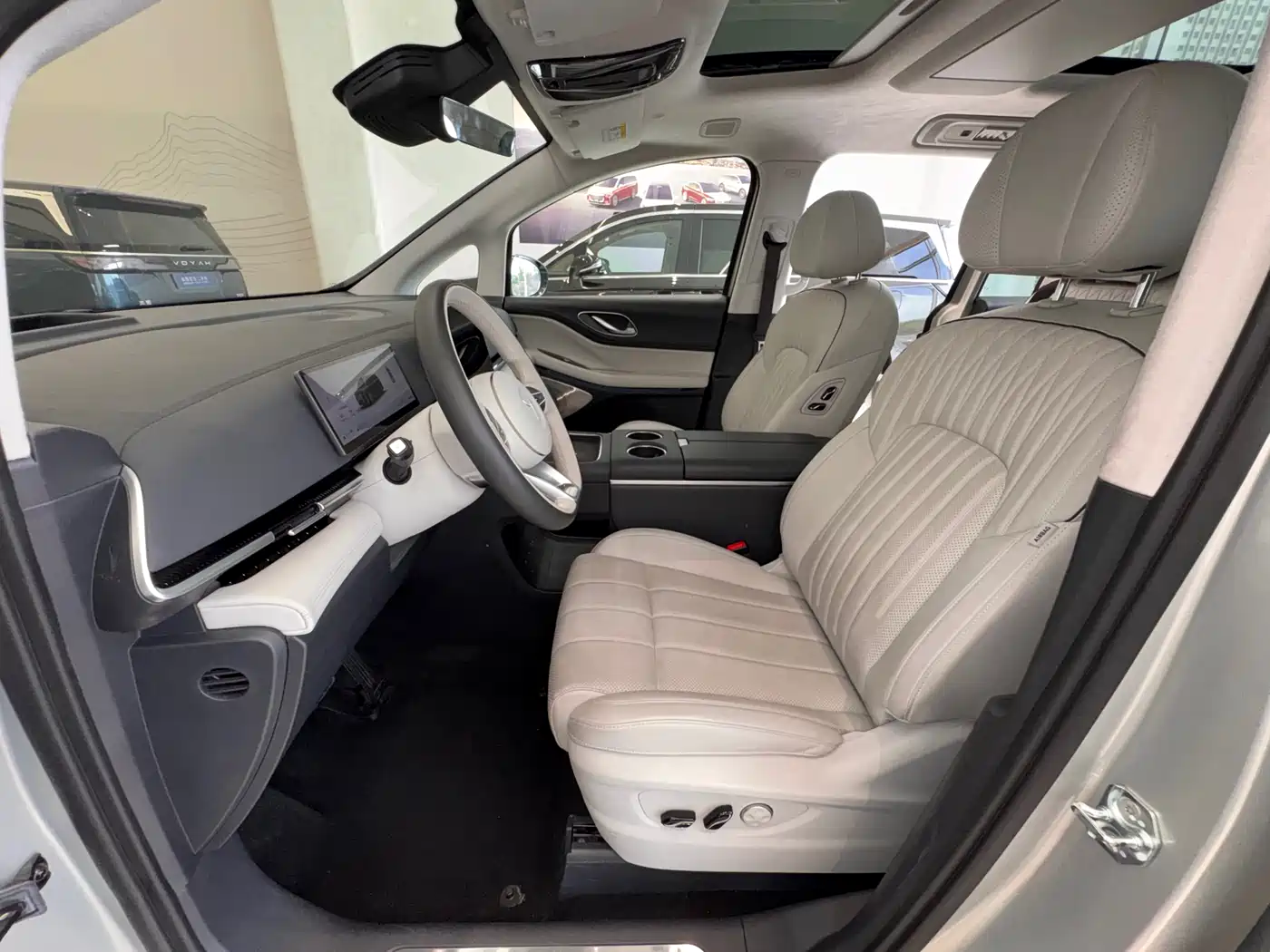 Voyah Auto Voyah Dreamer 2025 PHEV AWD Flagship Qian Kun Edition фото 14