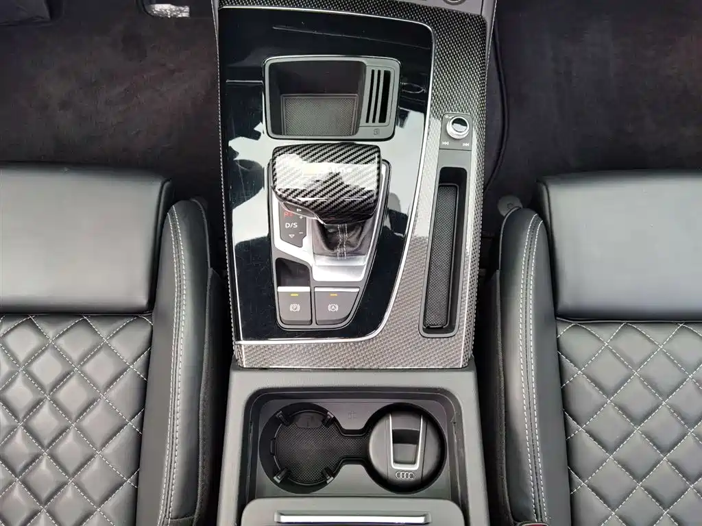 Audi Q5L Sportback 2021 40 TFSI Luxury фото 16